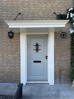 Deurluifel Maastricht met trekstangen