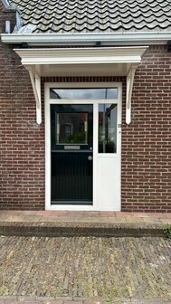 Houten Deurluifel Maastricht met draagarmen