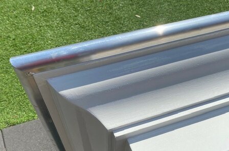 Houten Deurluifel Maastricht met draagarmen