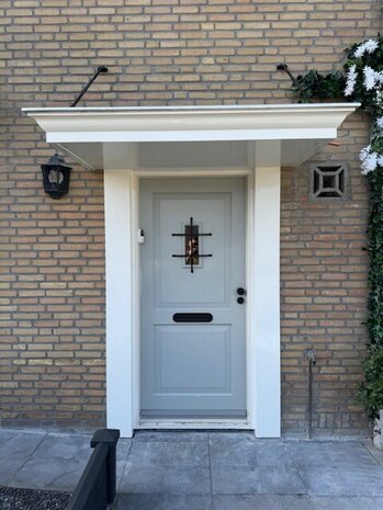 Deurluifel Maastricht met trekstangen