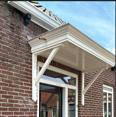 Houten Deurluifel Maastricht met draagarmen